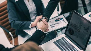 10 prostych nawyków dla zdrowia i urody zapracowanej kobiety: dieta, pielęgnacja, szybkie ćwiczenia i techniki radzenia ze stresem